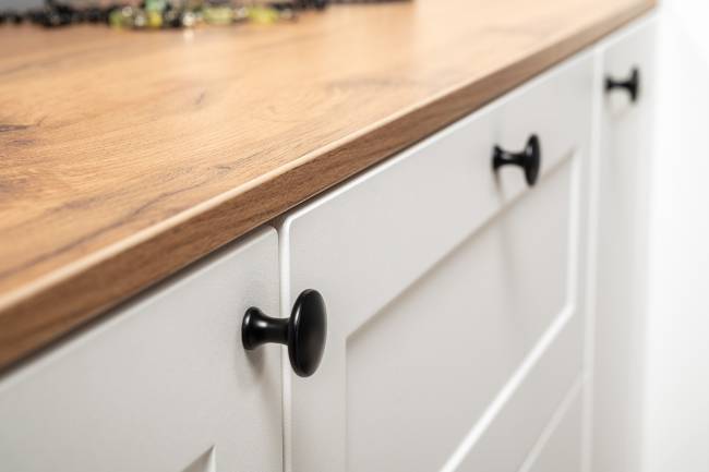 Две обувницы и комод Остин цвет белый шагрень/дуб крафт золотой Две обувницы и комод Остин цвет белый шагрень/дуб крафт золотой